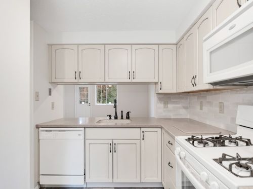 1101 Bonnie Brae Dr, Moon Twp PA 15108-3858 exterior