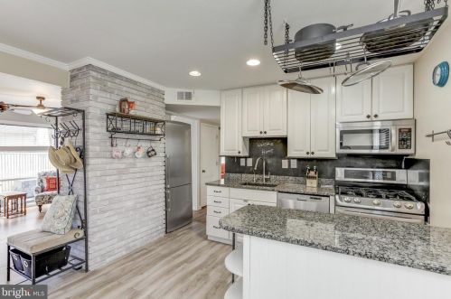 13203 Midway Ave, Rockville MD 20851-1812 exterior