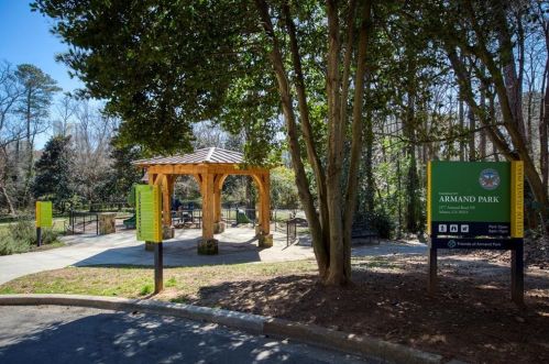 962 Cardova Dr, Atlanta GA 30324-4213 exterior