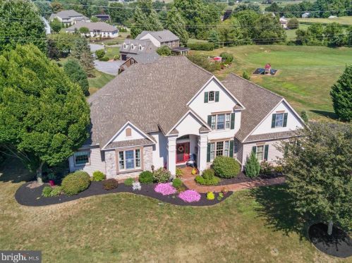 300 Country Mdw Dr, Lancaster PA 17602-1481 exterior