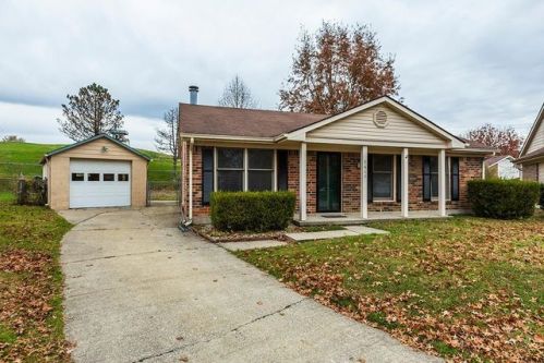 3417 Colonnade Dr, Lexington KY  40515-5874 exterior