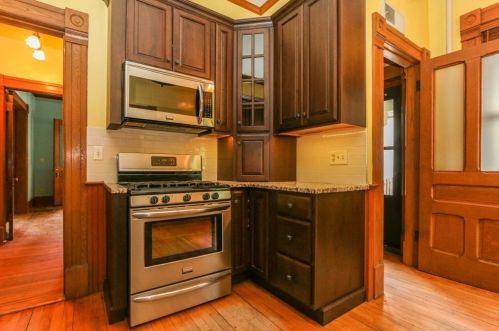 95 Dartmouth St, Springfield MA 01109-3909 exterior