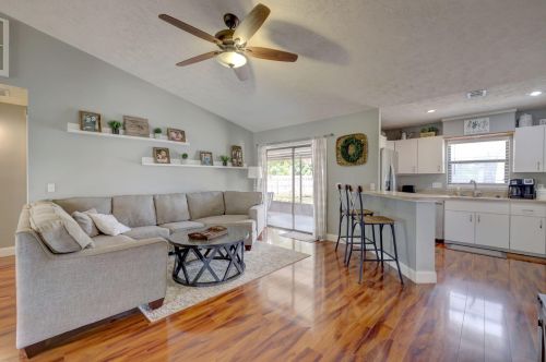 2661 Monterrey Ln, Fort Pierce FL 34953-2085 exterior