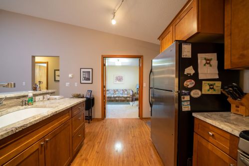 1204 Creekview Dr, Meskegon MI 49441-3259 exterior