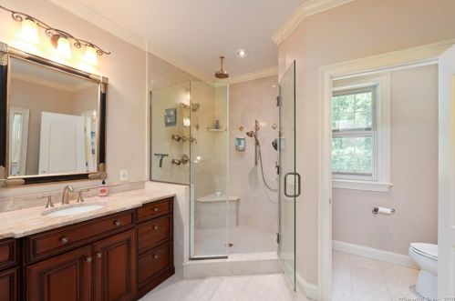 101 Somersby, Farmington CT 06032-2756 exterior