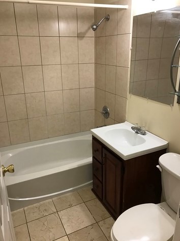 1626 Estes Ave, Chicago IL 60626-2582 exterior