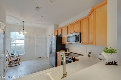 19 Beaufort Riv Rd, Bluffton SC 29909-6220 exterior