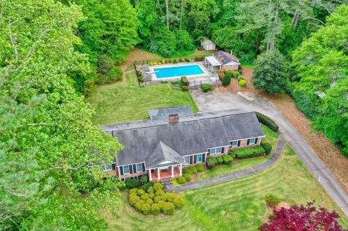 840 Island Dr, Atlanta, GA 30327-4622