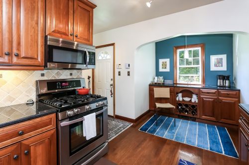 1360 Hartford Ave, Saint Paul MN 55116-1648 exterior