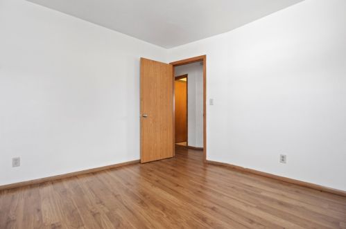 5667 91, Milwaukee WI 53225-2737 exterior