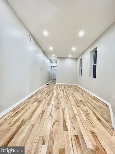 2602 Frankford Ave, Philadelphia PA  19125-1412 exterior