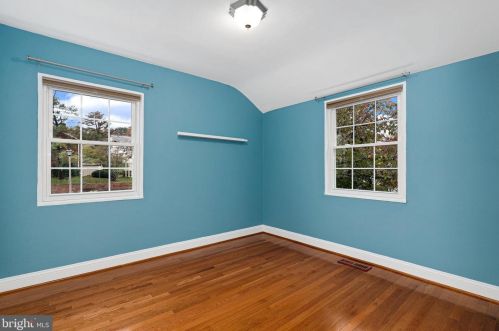 2406 Dearing St, Alexandria VA 22302-1806 exterior