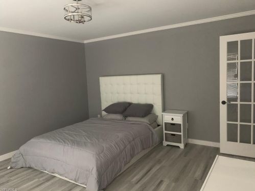 754 105 Ave, Naples FL 34108-1842 exterior