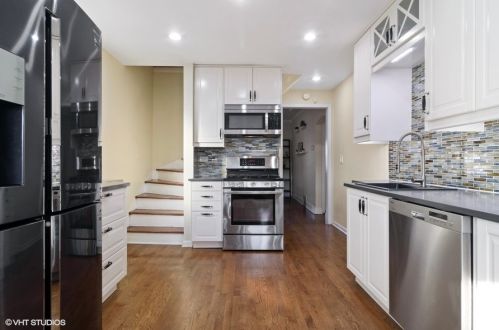 5908 Elston Ave, Chicago IL 60646-5508 exterior