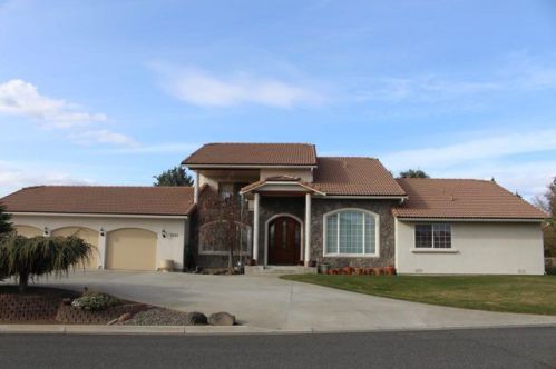 9301 Chestnut Ave, Yakima WA  98908-8000 exterior