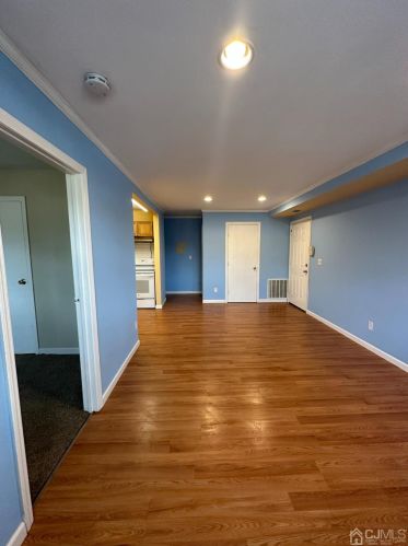 3 College Dr, Edison, NJ 08817-5902