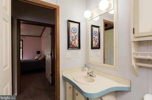 518 Pheasant Rdg Cir, Lancaster PA exterior