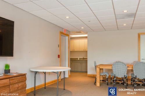 545 Wells St, Milwaukee WI 53202-3806 exterior