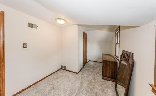 8930 Lincoln Ave, Milwaukee WI 53207-1711 exterior