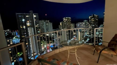 469 Ena Rd, Honolulu HI  96815-1749 exterior