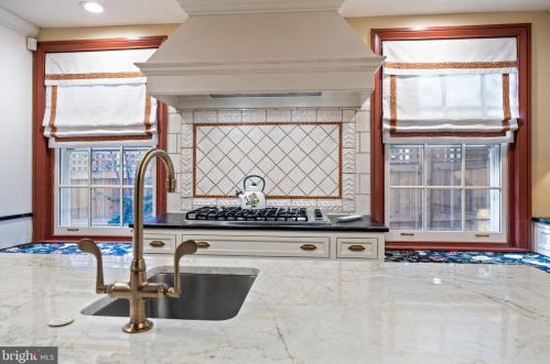 1016 Clinton St, Philadelphia PA 19107-6017 exterior