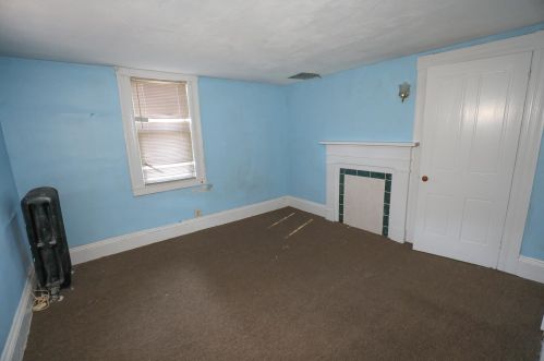 38 4 St, Dover NH 03820-2985 exterior