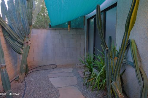 1515 Bryant Ave, Tucson AZ 85706-2917 exterior