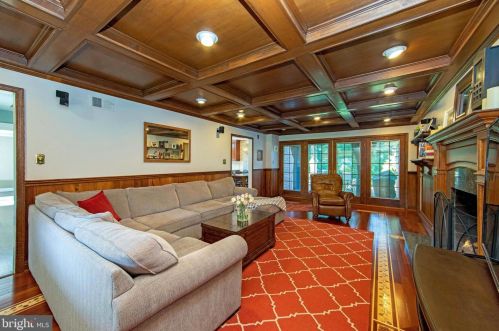 3658 Chimney Swift Dr, Huntingdon Valley PA  19006-2805 exterior