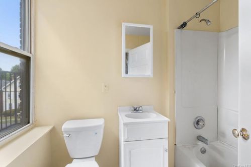 78 Clinton St, Poughkeepsie NY 12601-4221 exterior