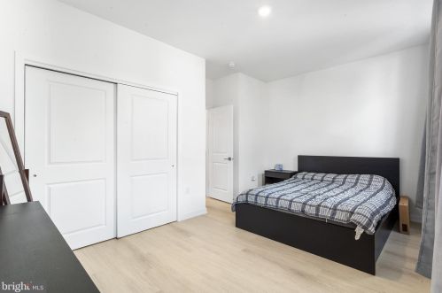 1950 8th St, Philadelphia PA 19122-2023 exterior