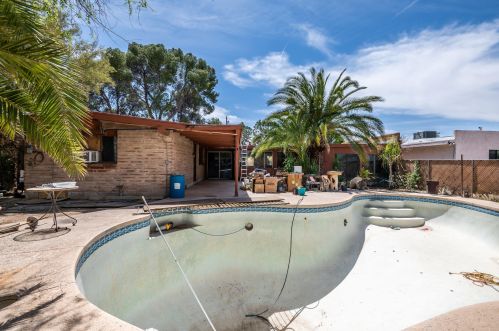 5749 Lee St, Tucson AZ 85719-3900 exterior