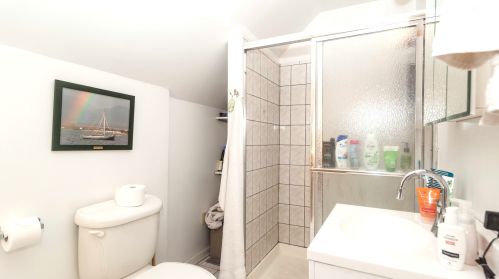 1825 Hermitage Ave, Chicago IL 60613-1106 exterior