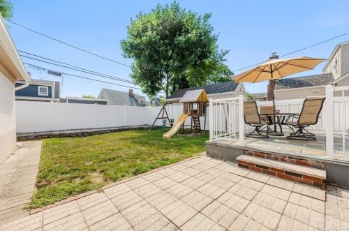 151 Gordon Rd, Valley Stream NY 11581-2108 exterior