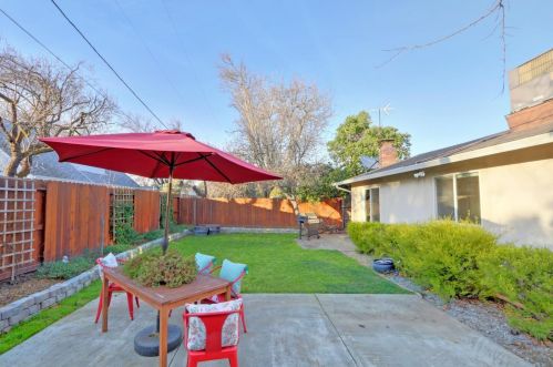 1707 Baywood Ln, Davis CA 95618-0543 exterior