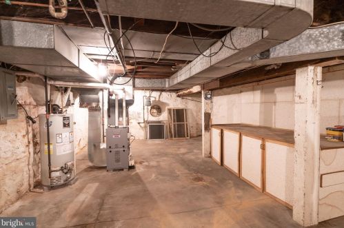 136 Pearl St, Lancaster PA 17603-3233 exterior