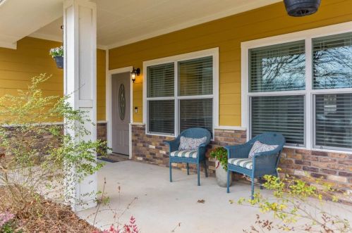 1826 Woodland Park Dr, Denison, TX 75020-7363