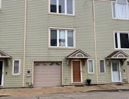 900 Erie St, Chicago IL 60642-5976 exterior