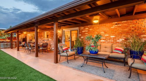 6101 Camino De Santa Valera, Tucson AZ  85718-3722 exterior