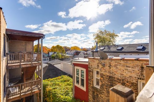 2721 Wellington Ave, Chicago IL  60618-7822 exterior