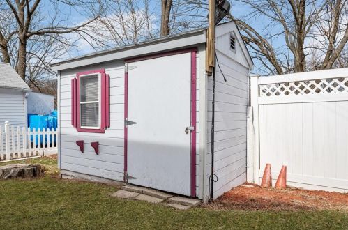 19 Virginia Ave, Woonsocket RI 02895-5630 exterior