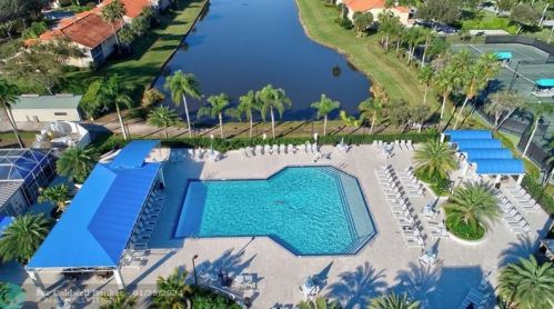 7572 Is Breeze Ter, Boynton Beach FL 33437-5403 exterior