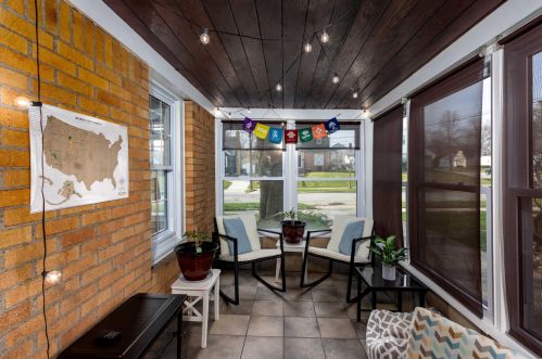 945 Eleanor St, Grand Rapids MI 49505-4305 exterior