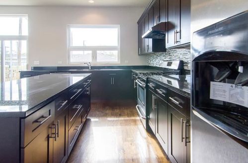 3642 Artesian Ave, Chicago IL  60618-4708 exterior