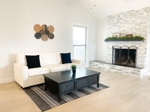 3907 Chase Cir, Austin TX  78721-1216 exterior