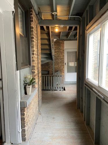 1056 Lill Ave, Chicago IL 60614-2206 exterior