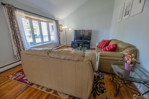 15 Sims Rd, Edison NJ 08817-3034 exterior