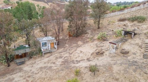 38325 De Portola Rd, Temecula CA 92592-8984 exterior