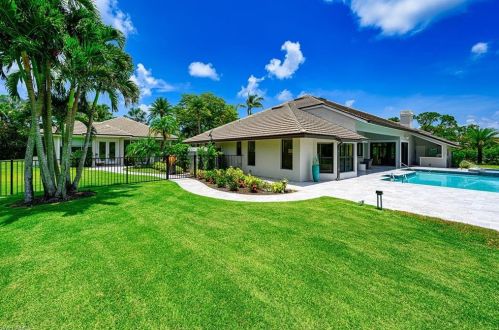 6582 Trl Blvd, Naples FL 34108-2655 exterior