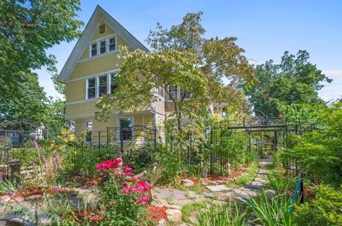 346 Maple St, Springfield MA 01105-1953 exterior