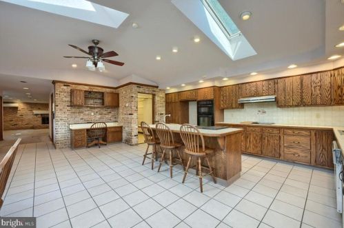 752 Nyes Rd, Hummelstown PA 17036-8688 exterior